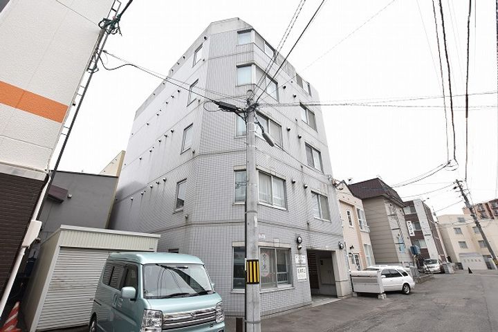 メゾンエクレーレ北35条の外観