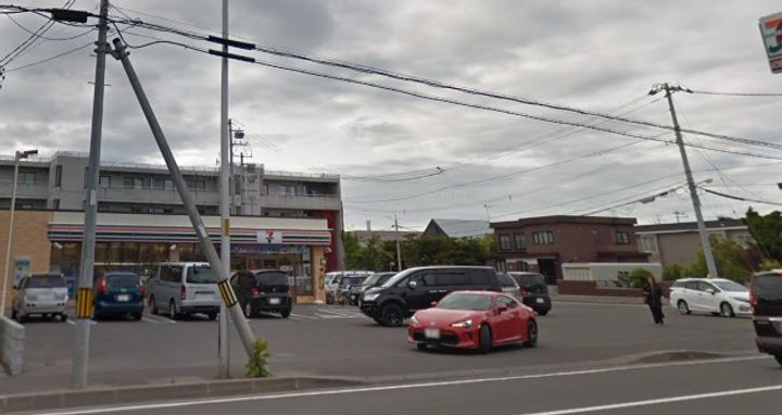 クリスタルコートCの周辺