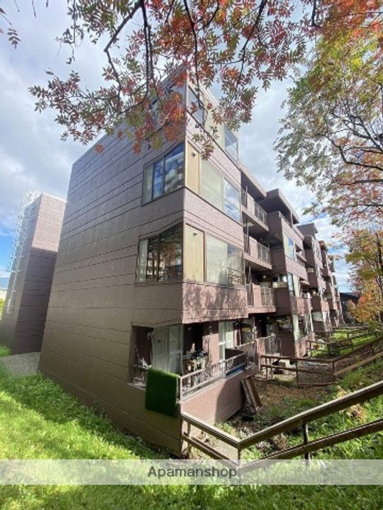 メゾンドルチェ十八番館103の外観