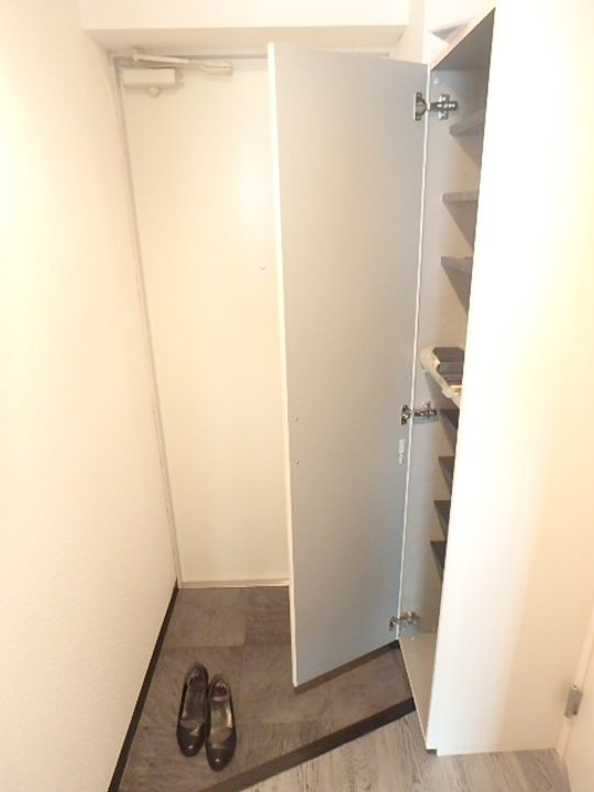 PROUD南郷(プラウド南郷)の玄関