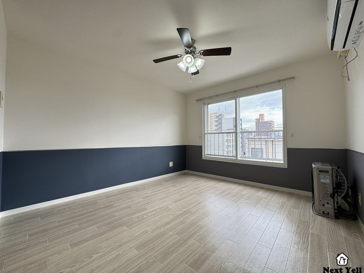 グランメール本郷通8南BS401の居間