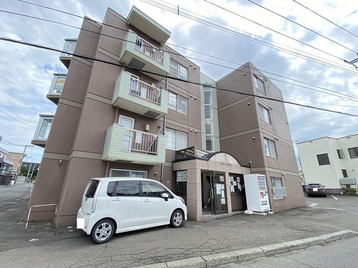 シャトレーヌ白井405の外観