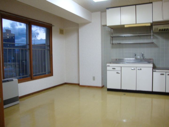 レジデンス丸亀307の居間