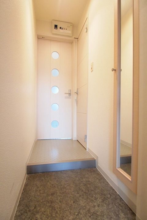 アークガーデン西岡202の玄関