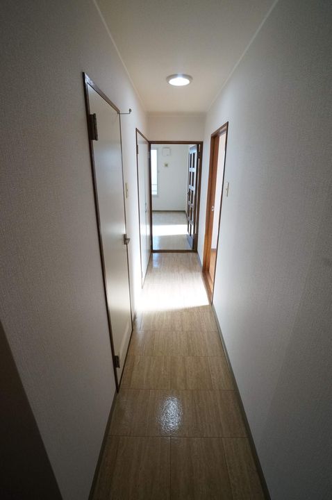 ロードリバー平和通501の内装