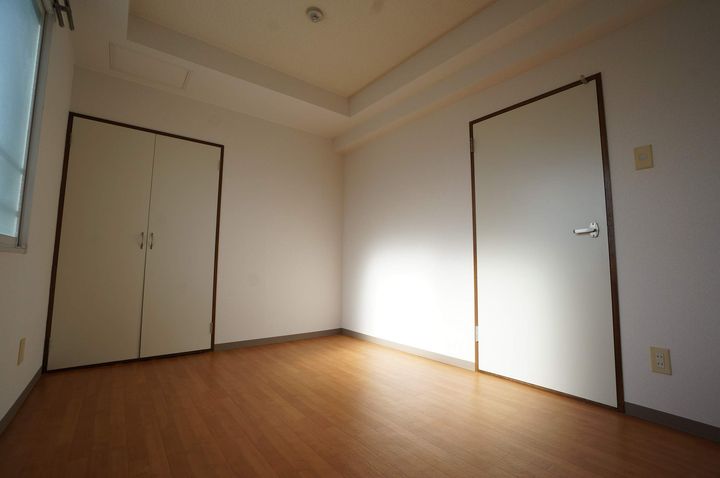 ロードリバー平和通501の内装