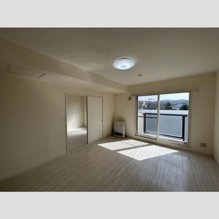 サントピア401号室の居間