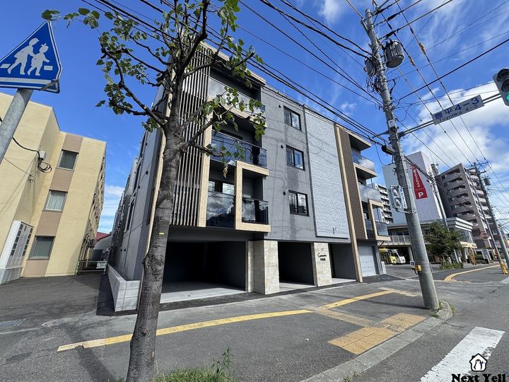 カレラ学園前の外観