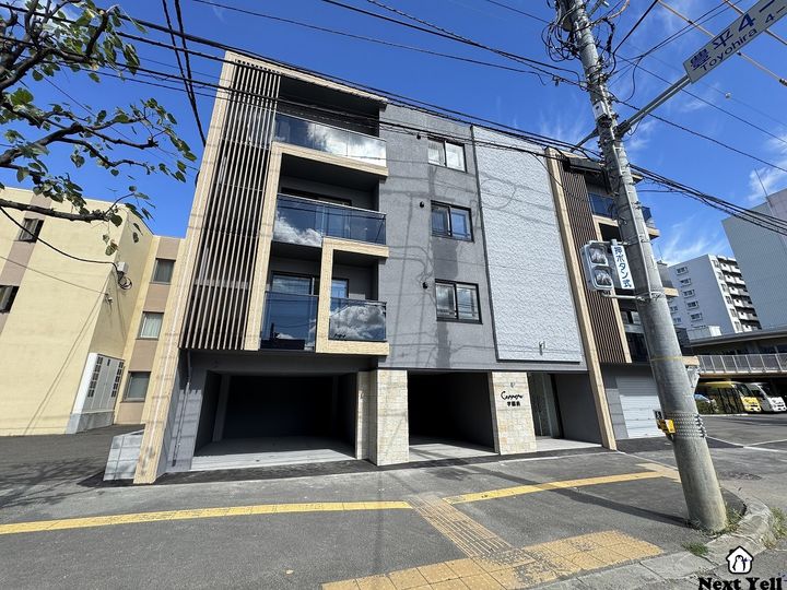 カレラ学園前の外観