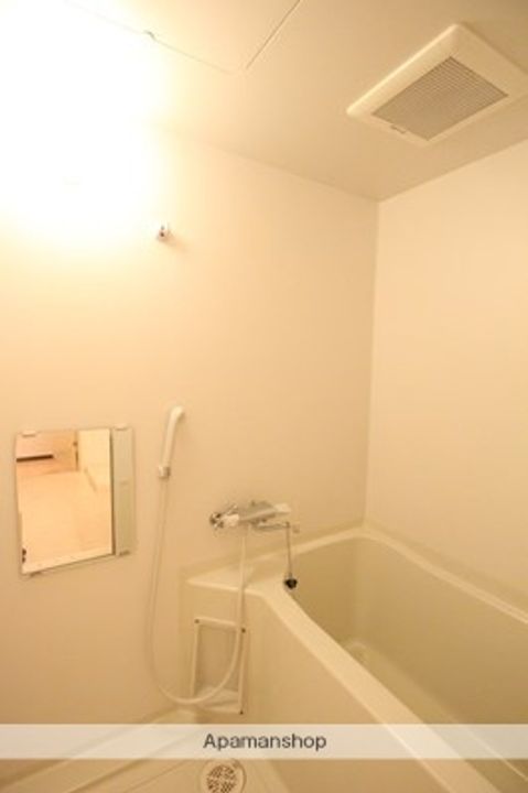 北海道札幌市中央区南一条西9丁目の賃貸マンションの風呂