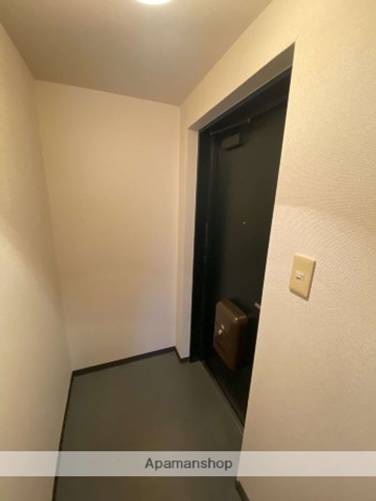 北海道札幌市中央区宮の森三条2丁目の賃貸マンションの玄関