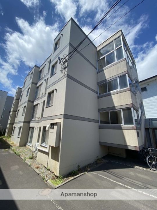 北海道札幌市中央区宮の森三条2丁目の賃貸マンションの外観