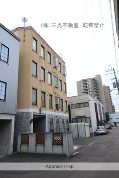 北海道札幌市中央区北一条西20丁目の賃貸マンションの外観