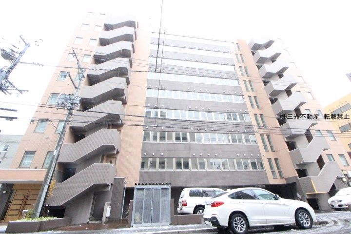 北海道札幌市中央区南一条西13丁目の賃貸マンションの外観