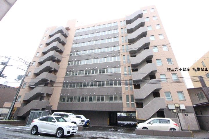 北海道札幌市中央区南一条西13丁目の賃貸マンションの外観