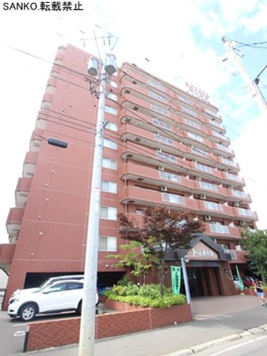 ドミ山鼻九条613の外観