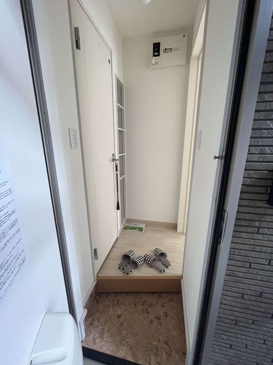 プラッツ南16条00201の玄関