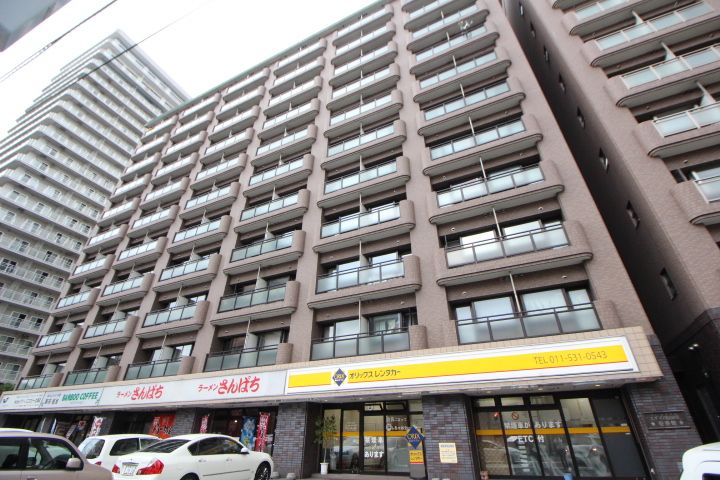 アン・セリジェ壱番館825の外観