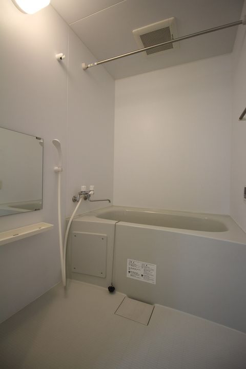 ソレイユ山鼻403の風呂