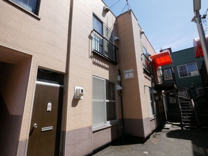 セ・ザンヌ132の外観