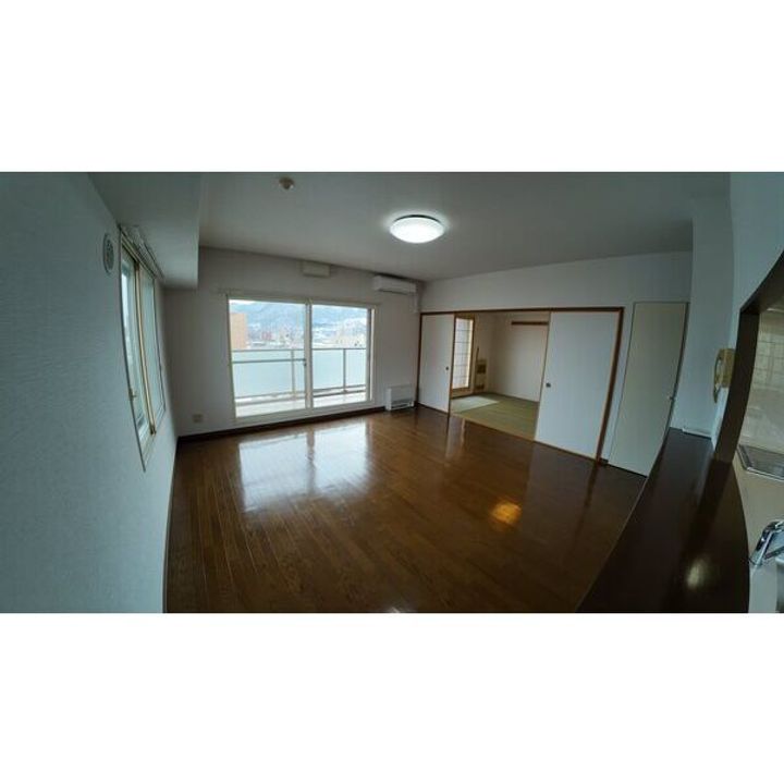 サムティレジデンス南8条704の居間