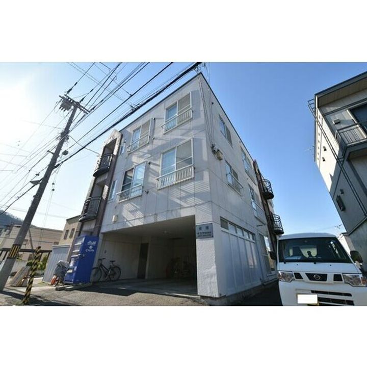 プレステージ南26条303の外観