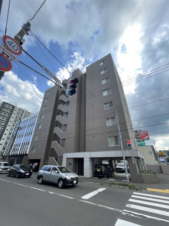 レヂデンス山鼻603の外観