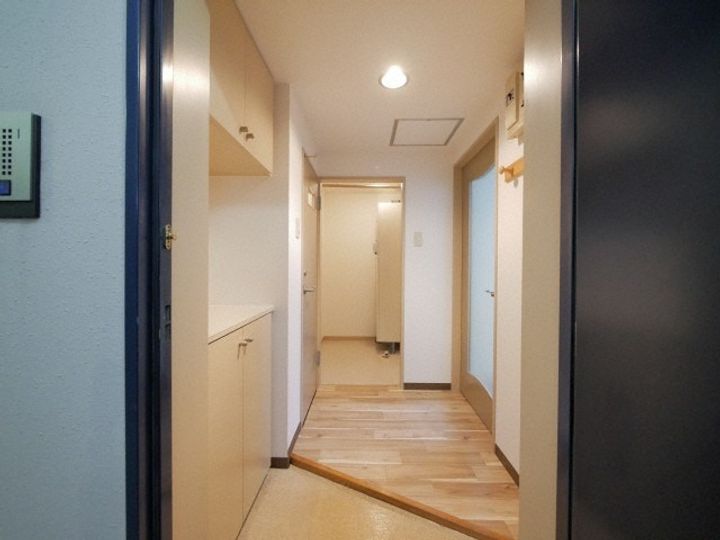 カピテーヌ円山216の玄関