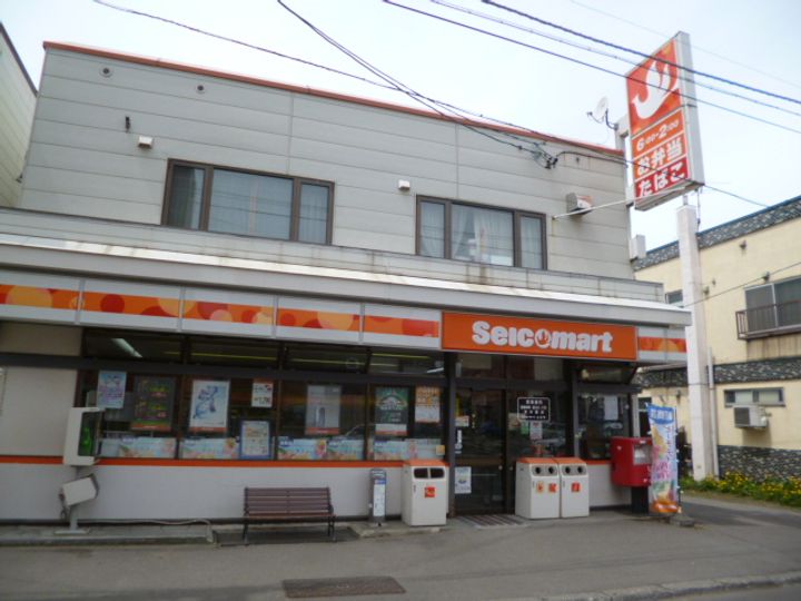 Y’SーSQUARE1Dの周辺