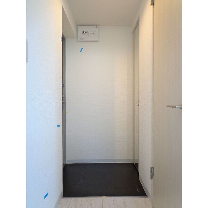 コンフォール手稲103の玄関