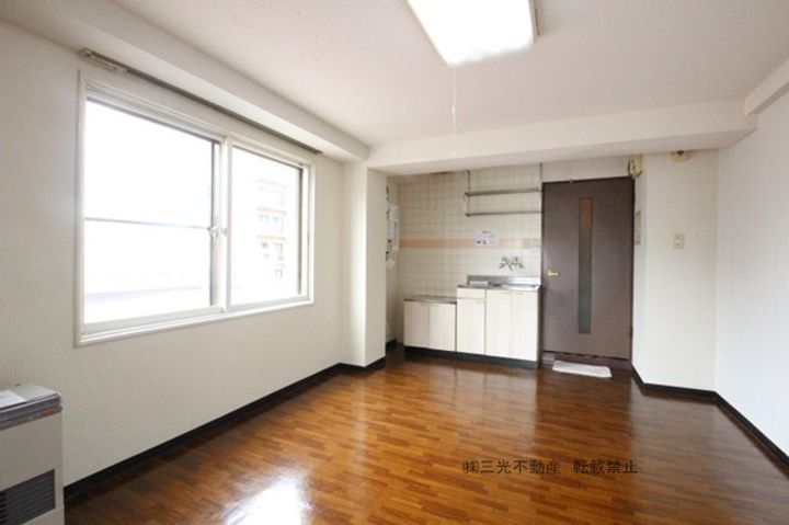 ハートランド南8条301の居間