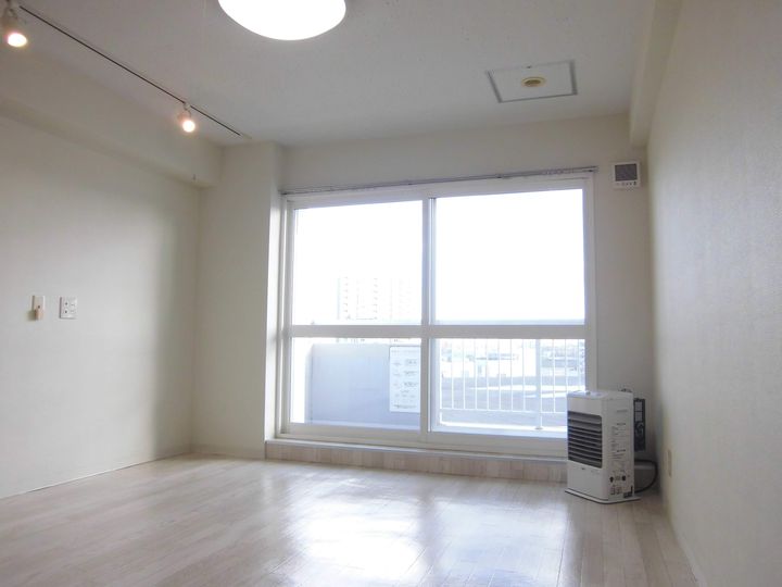 第6ベストビル302の居間