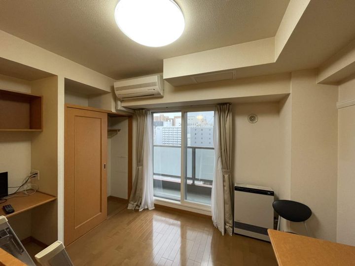 アルファスクエア大通602の居間