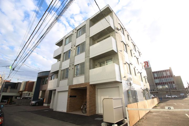 グランディール学園前402の外観