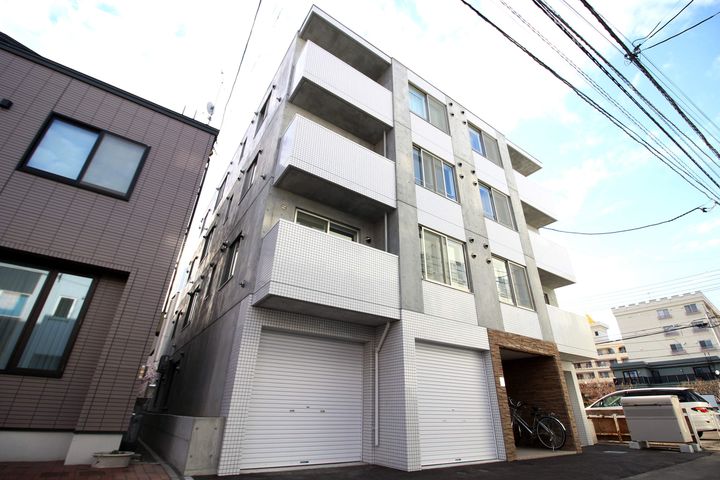 グランディール学園前402の外観