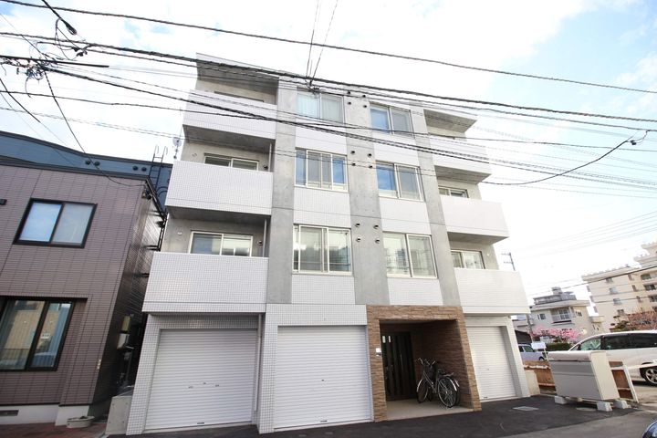 グランディール学園前402の外観