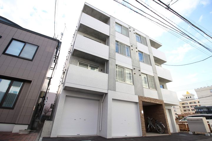 グランディール学園前402の外観