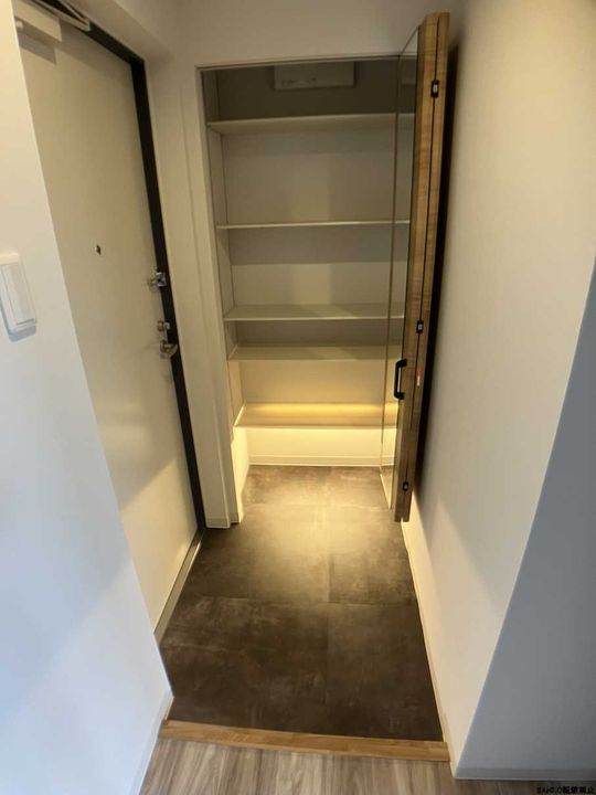 EN 本通17の玄関