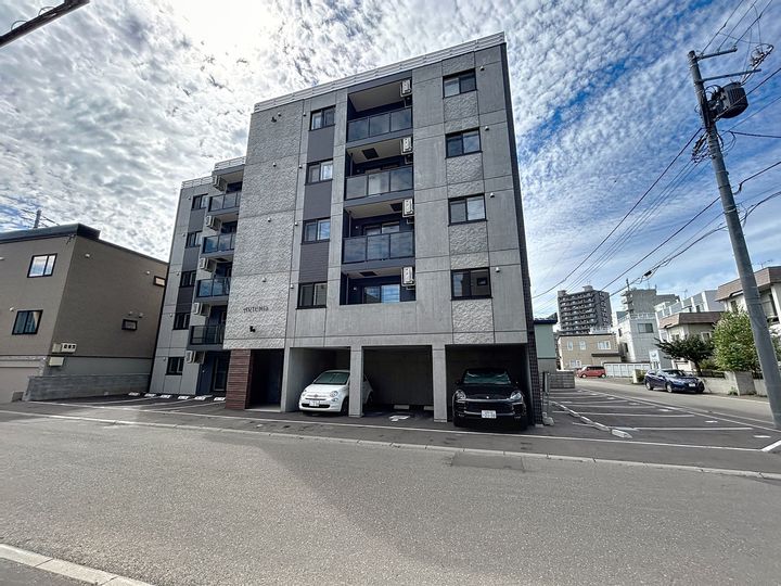 北海道札幌市豊平区美園八条3丁目の賃貸マンションの外観