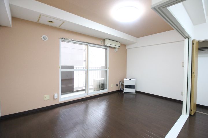 第88松井ビルの居間