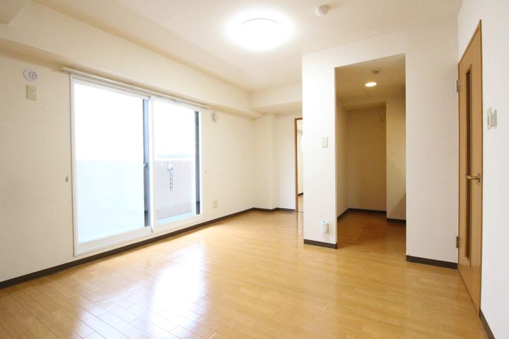 ラグジュカムズ205の居間