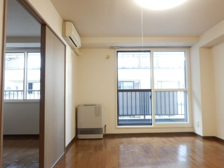 ドエル札幌南6条Ⅱ0602の居間