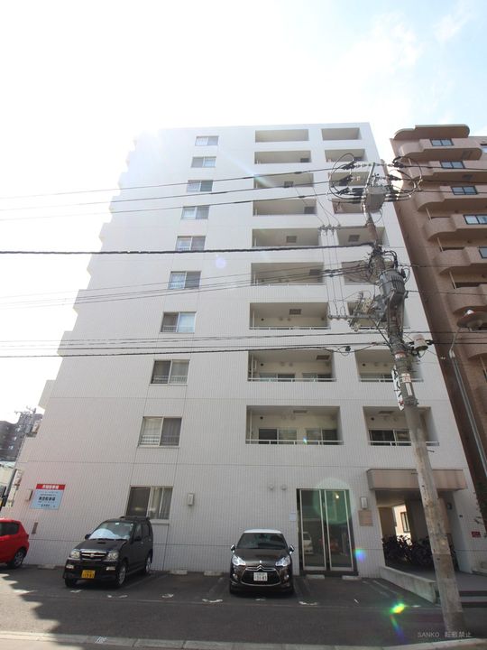 グランカーサ南13条の外観