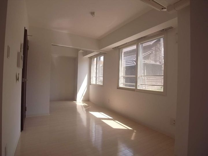 クラッセ知事公館前00203の居間