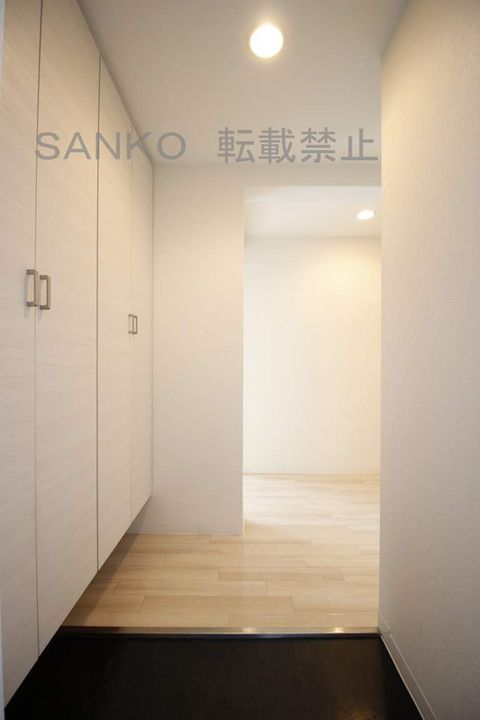 サクラディア苗穂402号室の玄関