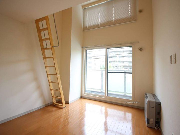 メープル北円山の居間