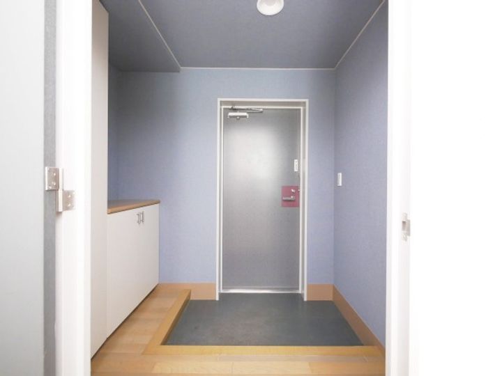 エルミタージュユリ401の玄関