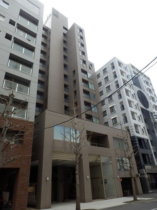 エルミタージュユリの外観