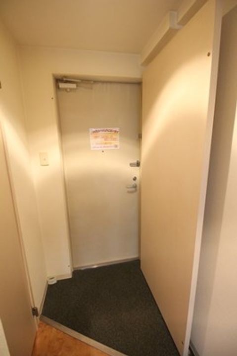 アンソレイエ ヴィ メゾン00802の玄関