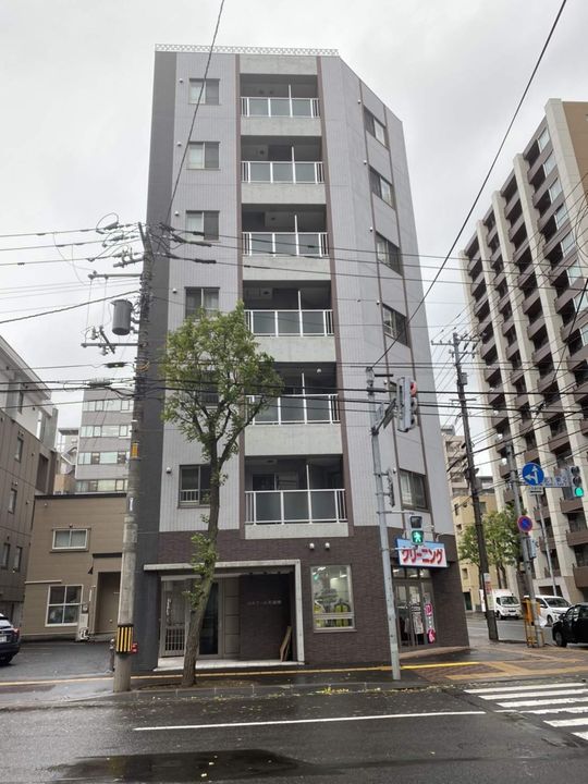 カルフール大通東の外観